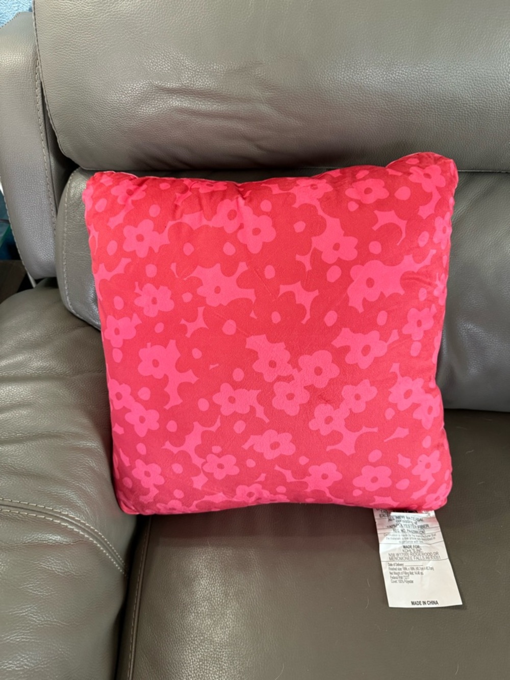 Kohl's Pink Floral Pattern Accent Pillow. 18x18